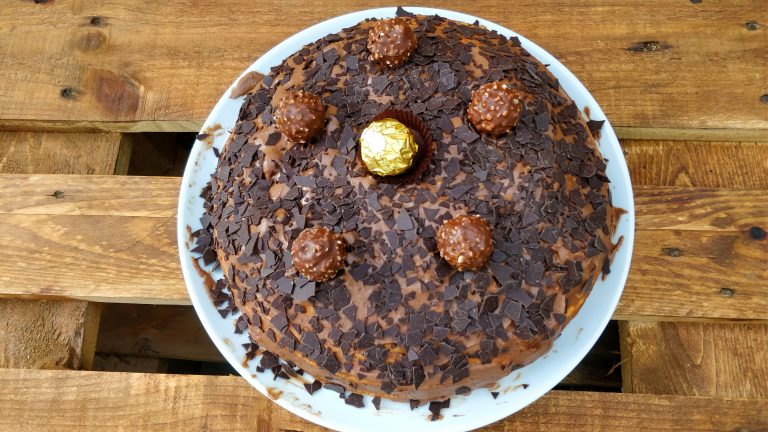 Ferrero Rocher Torte mit Nussbiskuit - Was gibts zum Essen?